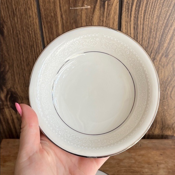 Noritake Ivory China Set of 4 Dinner Side Bowls